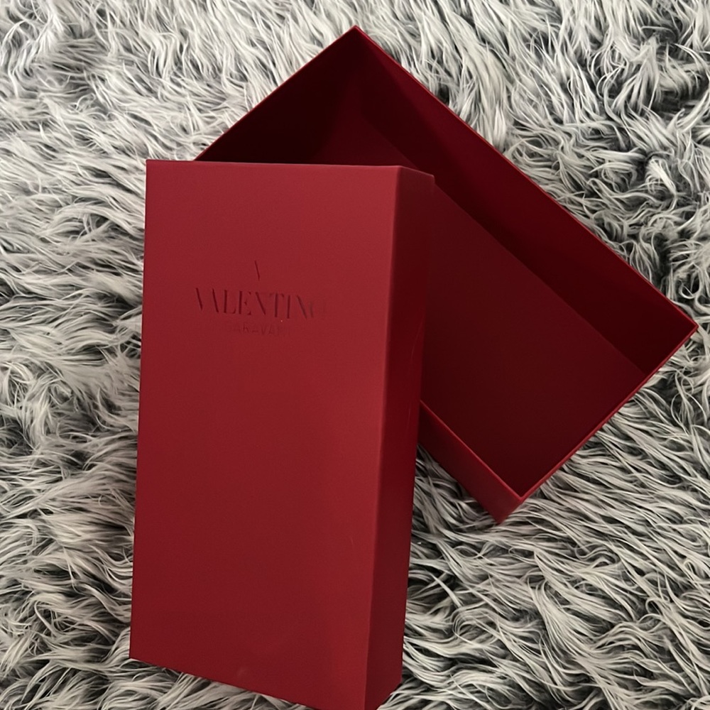 Authentic Valentino Shoe Box - Picture 2 of 3